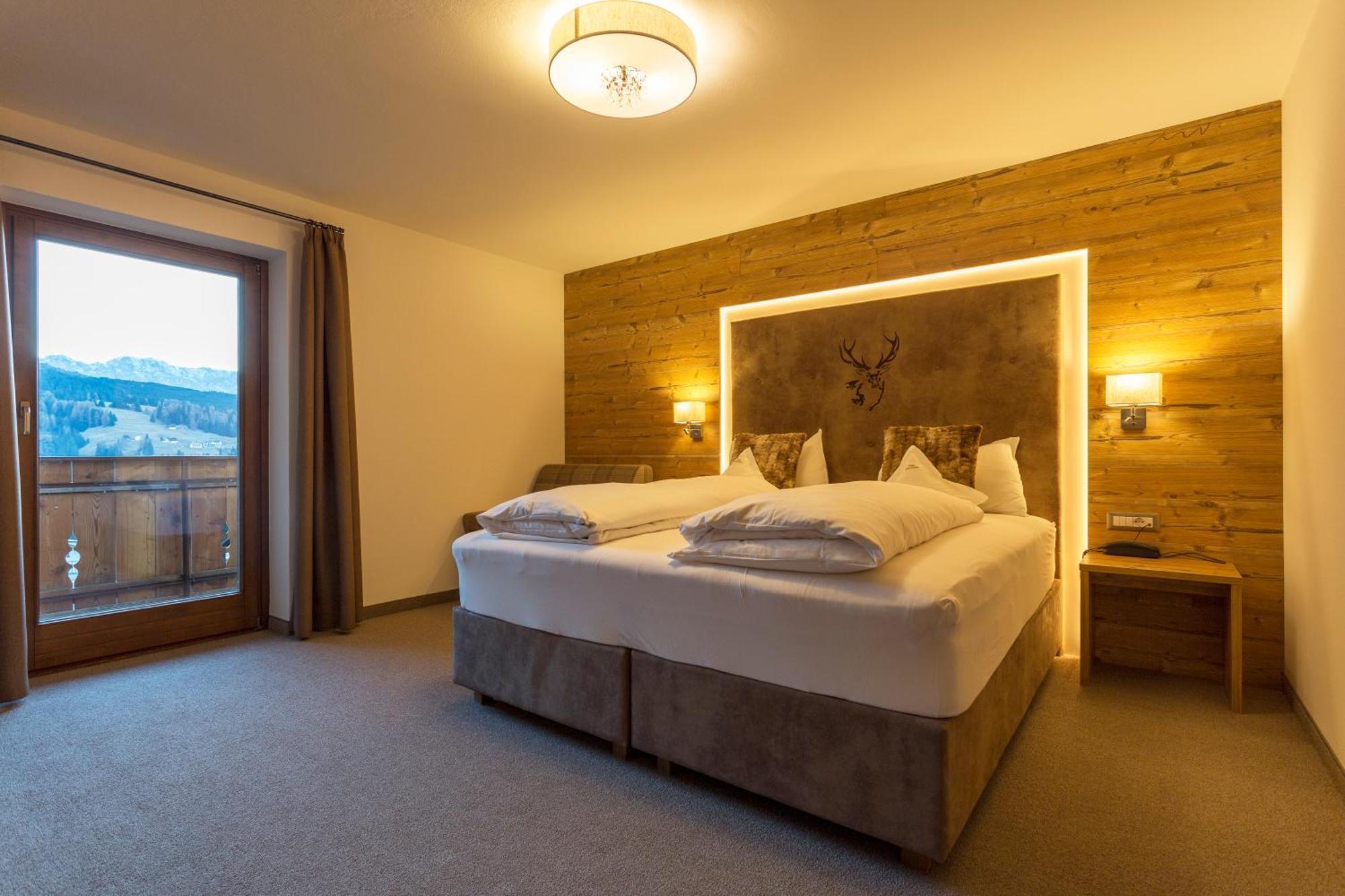 Hotel Jaegerheim 3S Selva di Val Gardena Room photo